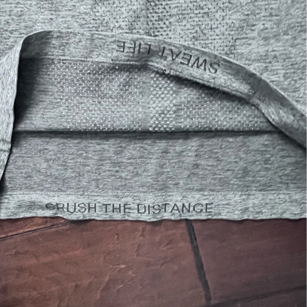 Crop Lululemon T-shirt